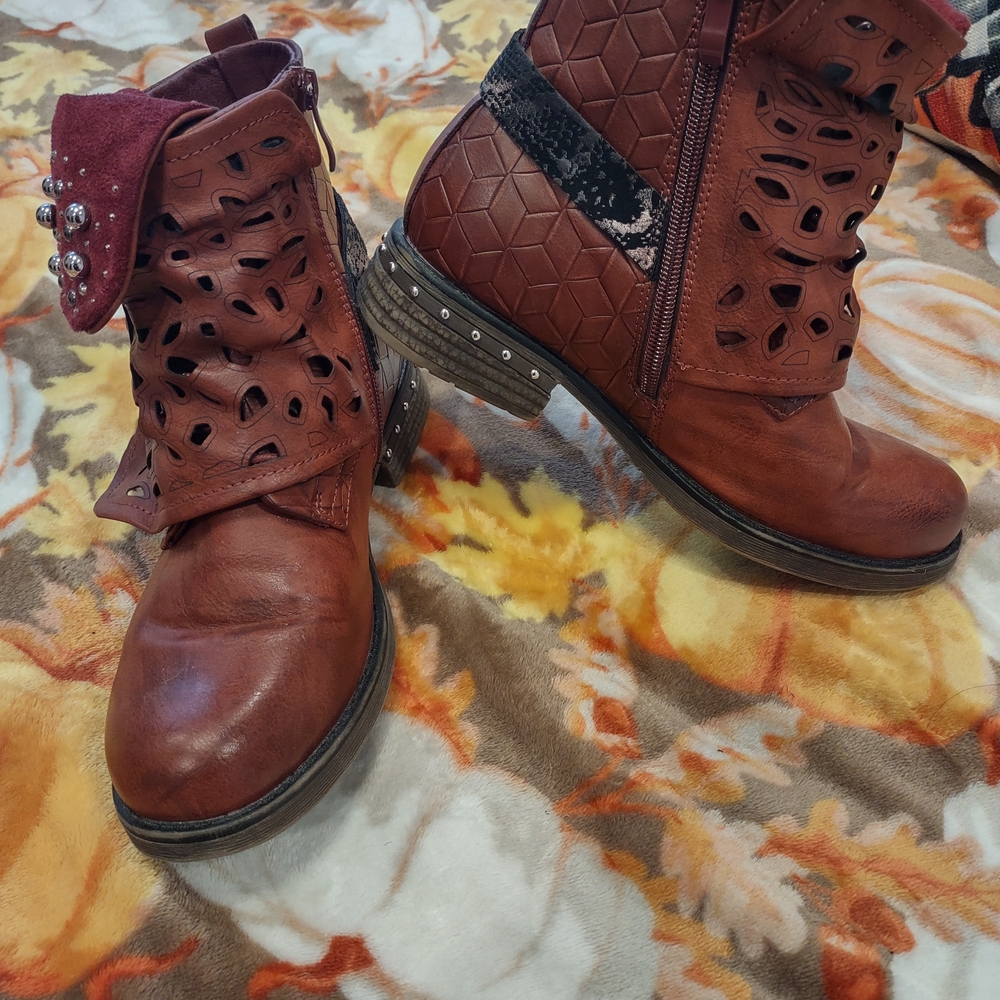 Elegant Brown/ Burgundy Ankle Booties with Cutout Design